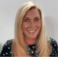 Lisa Travers